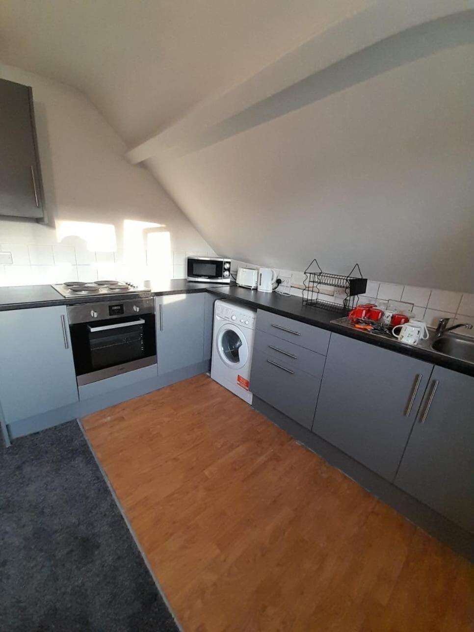 Entire Victoria Park Cardiff Apartment With Free Street Parking Bus 17 And 18 Direct To Cardiff City Centre, Fast Free Wi-Fi 外观 照片