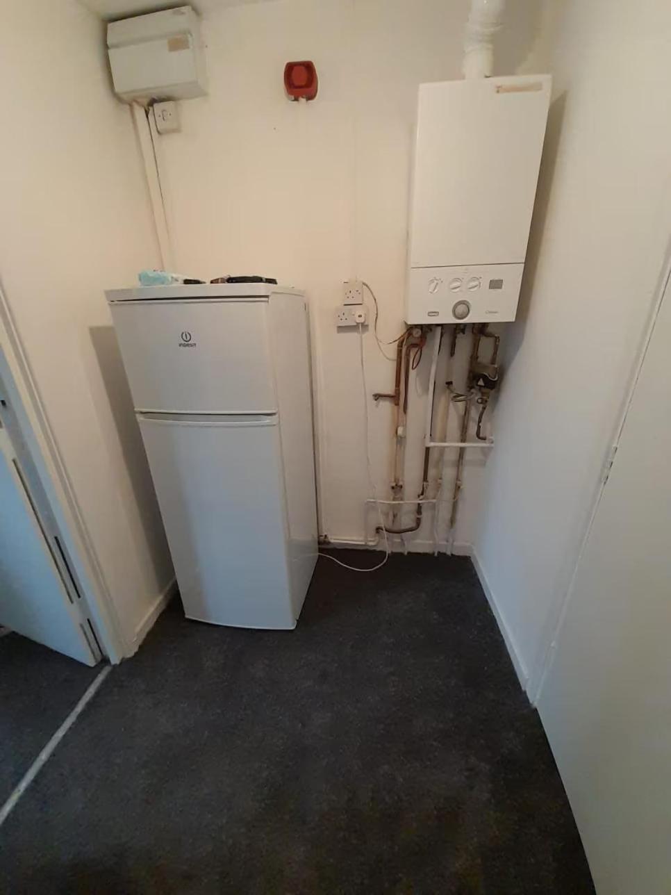 Entire Victoria Park Cardiff Apartment With Free Street Parking Bus 17 And 18 Direct To Cardiff City Centre, Fast Free Wi-Fi 外观 照片