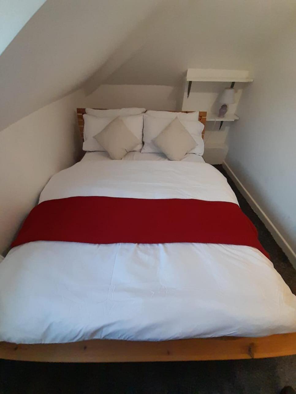 Entire Victoria Park Cardiff Apartment With Free Street Parking Bus 17 And 18 Direct To Cardiff City Centre, Fast Free Wi-Fi 外观 照片