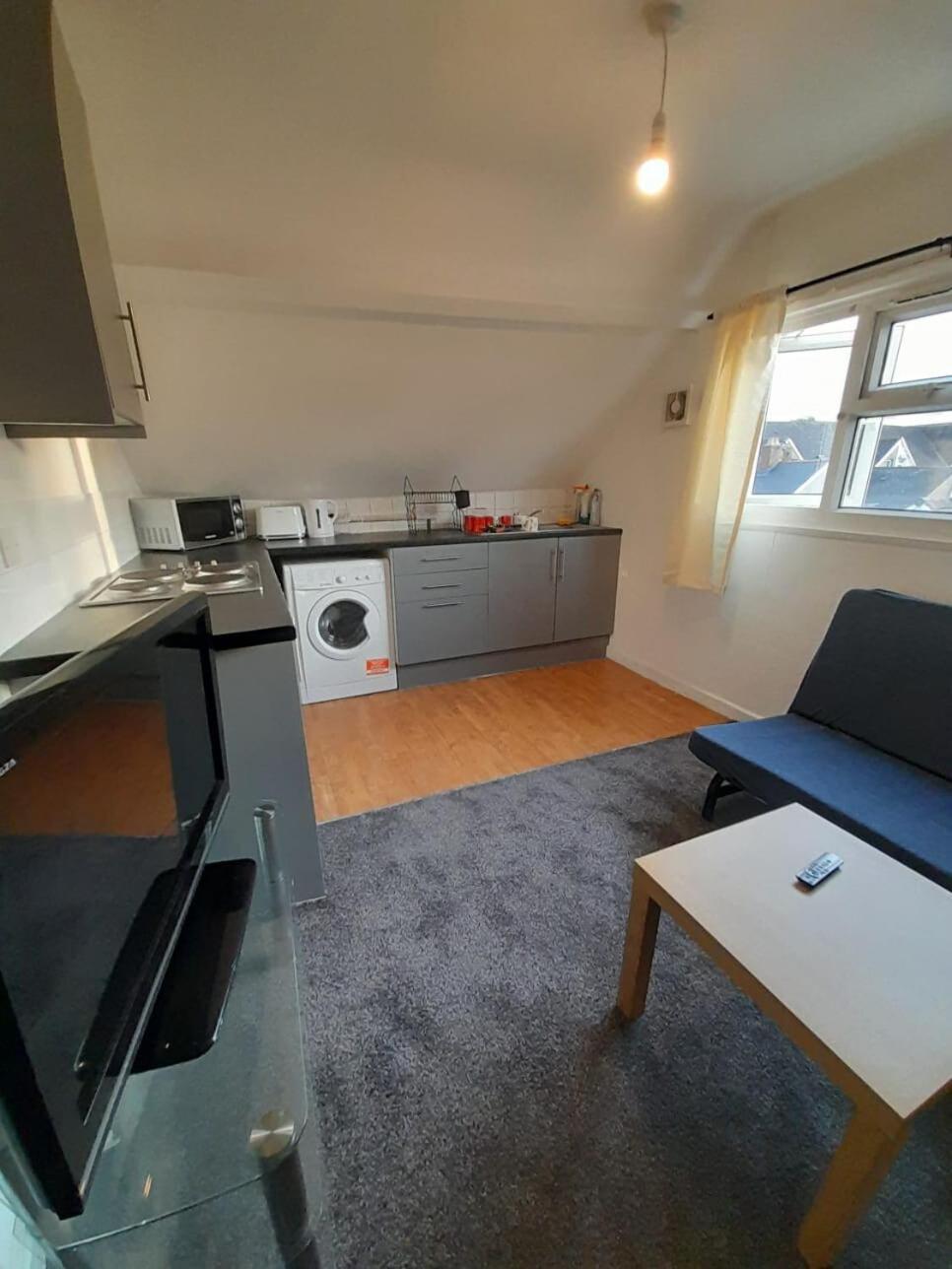 Entire Victoria Park Cardiff Apartment With Free Street Parking Bus 17 And 18 Direct To Cardiff City Centre, Fast Free Wi-Fi 外观 照片