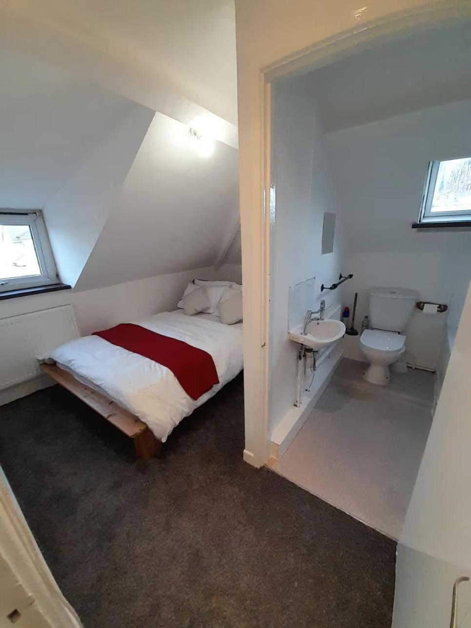 Entire Victoria Park Cardiff Apartment With Free Street Parking Bus 17 And 18 Direct To Cardiff City Centre, Fast Free Wi-Fi 外观 照片