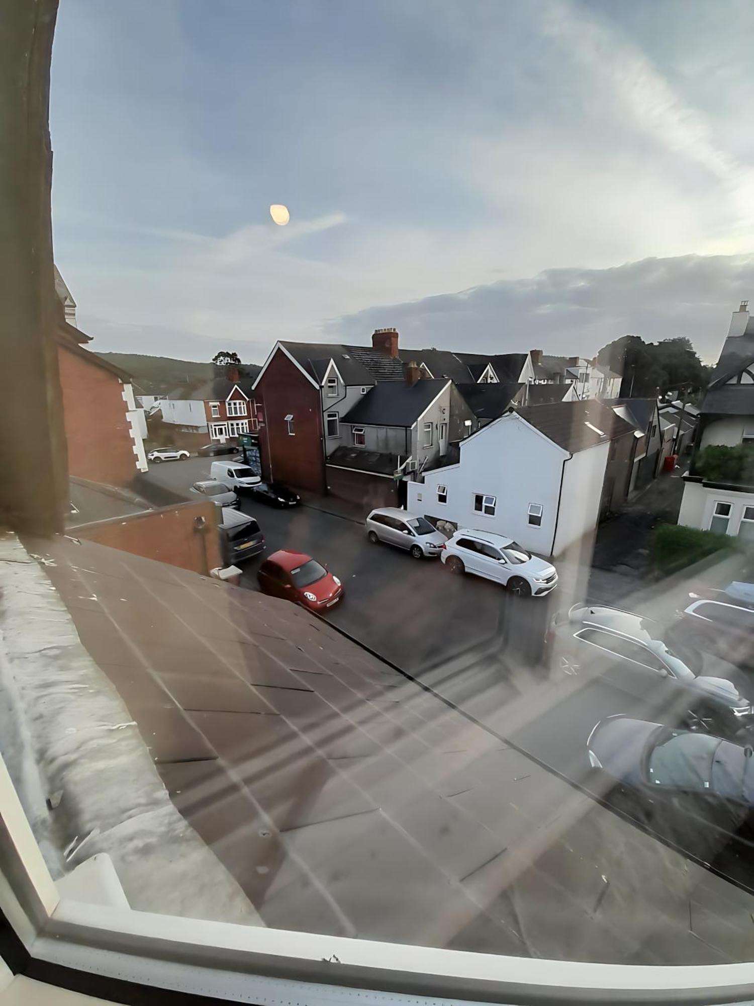 Entire Victoria Park Cardiff Apartment With Free Street Parking Bus 17 And 18 Direct To Cardiff City Centre, Fast Free Wi-Fi 外观 照片